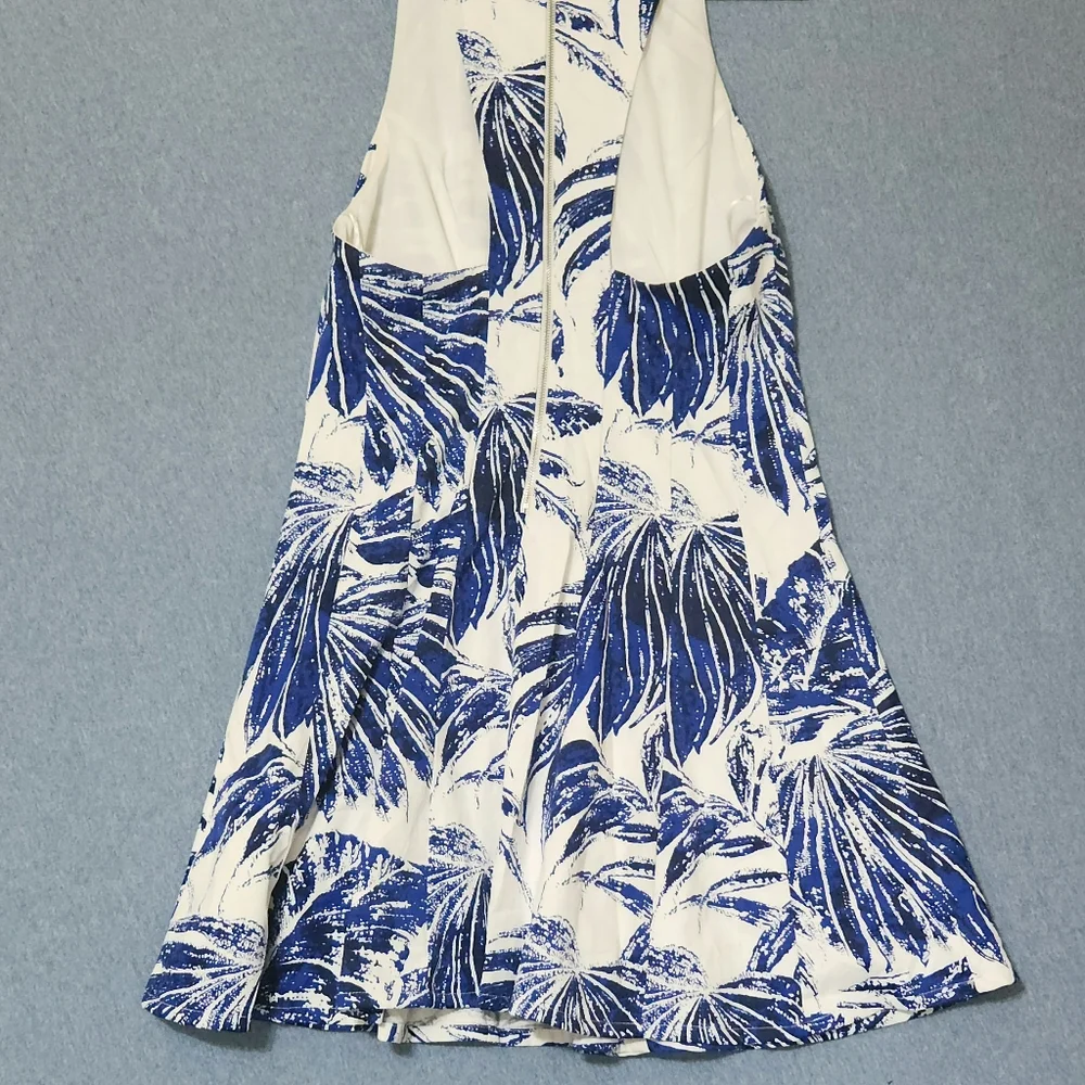 Lulu's sleeveless blue white folage flare mini dress. Zip back. Size large - Picture 2 of 2